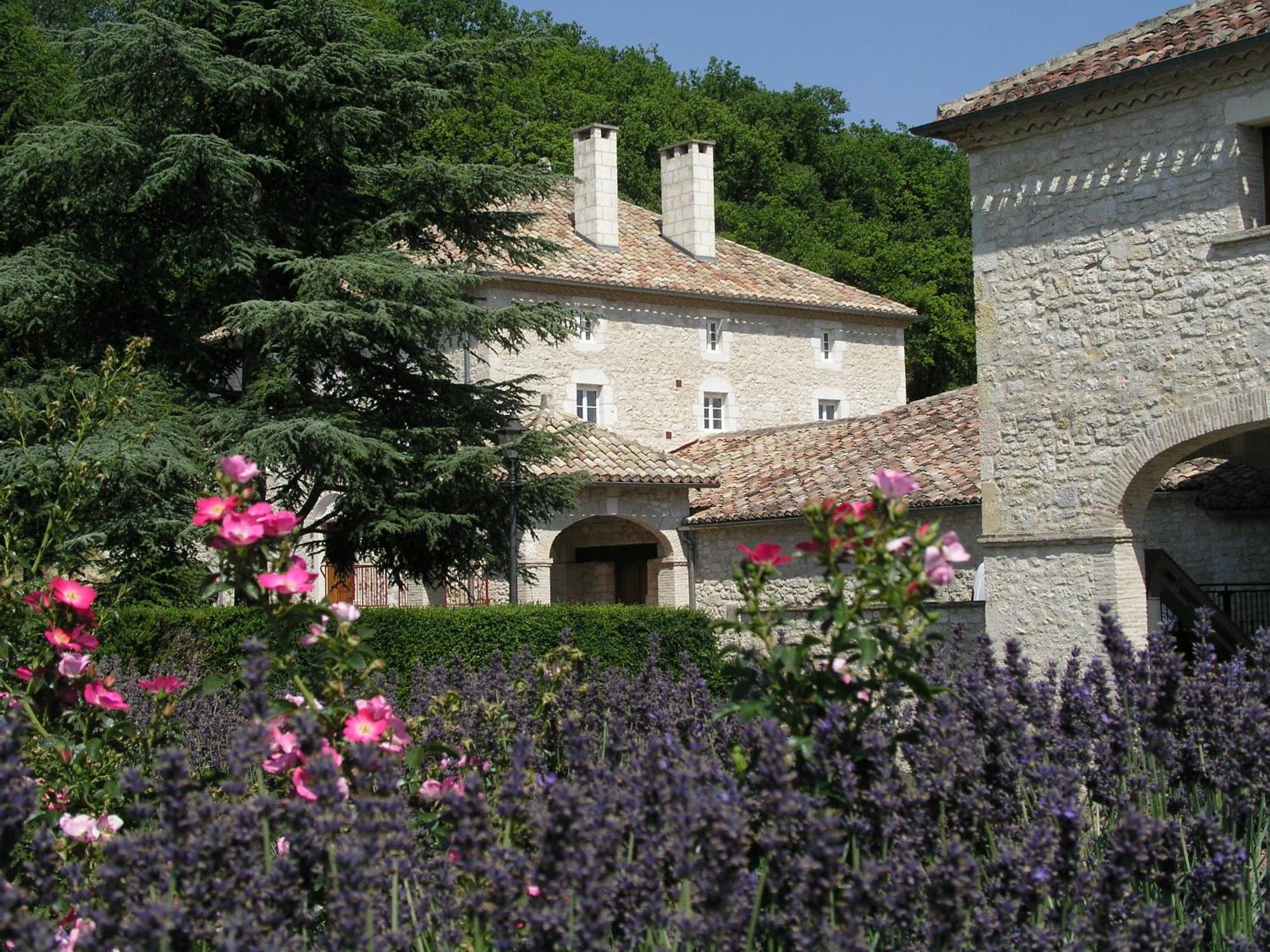 Chateau Lecusse - La Grande Roche - Hotel, Spa, Boutique & Restaurant Broze Exterior photo